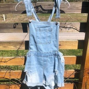 Short overalls
